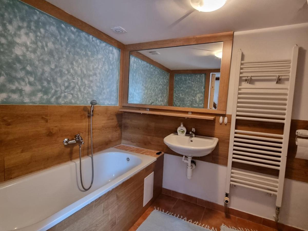 Apartmany Krasne Zatisi Krásno Zewnętrze zdjęcie
